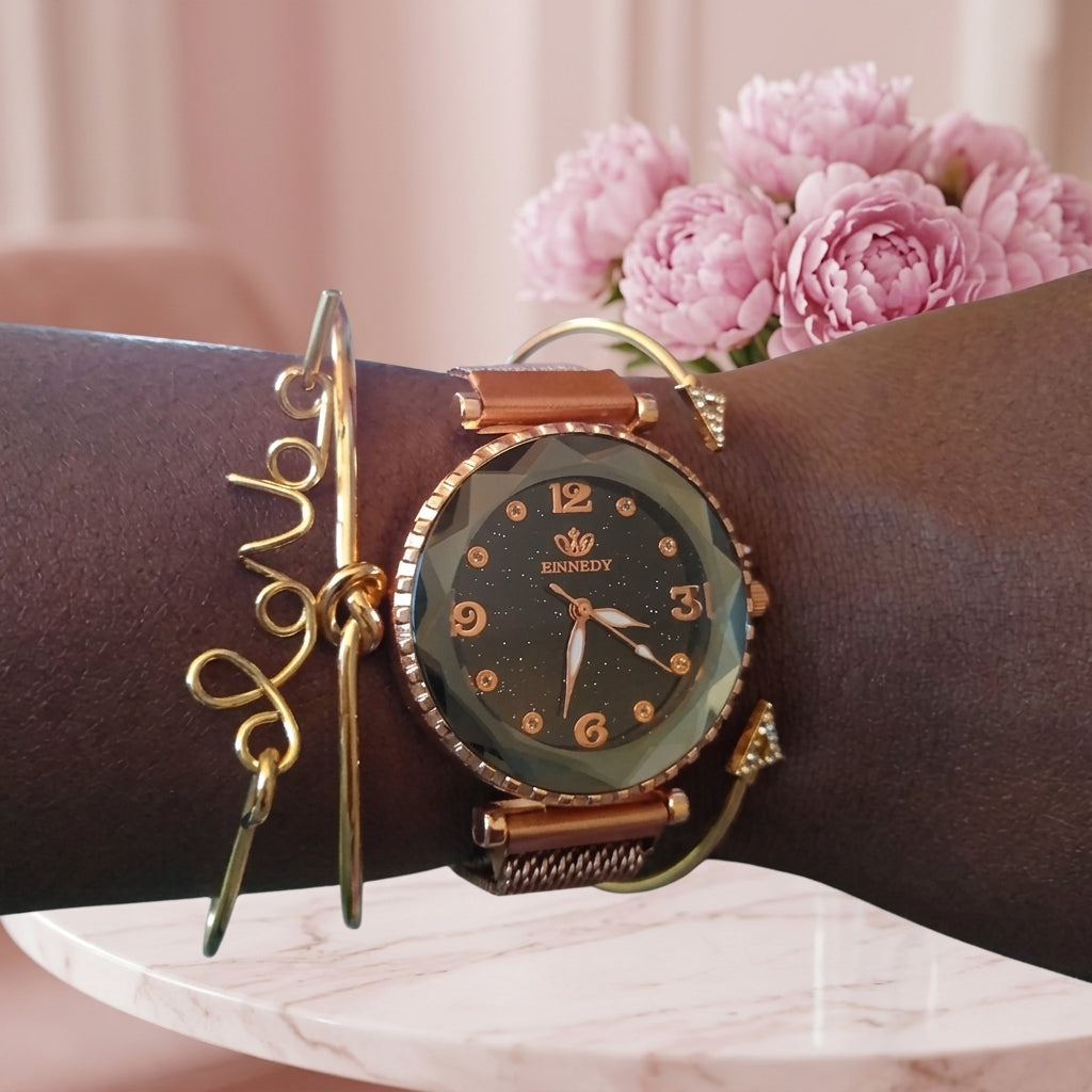 Coffret Montre Femme Ciel Étoilé et Joncs Dorés – maille or rose + 4 joncs dorés, portée au poignet