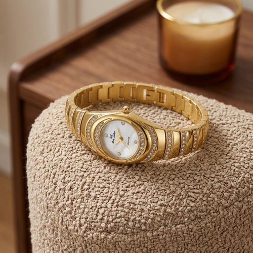 Montre Bijou Femme Ovale Sertie de Strass – or jaune, cadran nacré